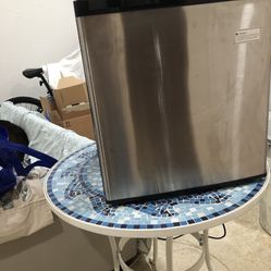 Mini Fridge New 