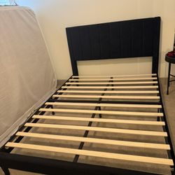 🚨Queen Size Black Bed Frame for sale🚨