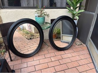 2 matching Oval Mirrors