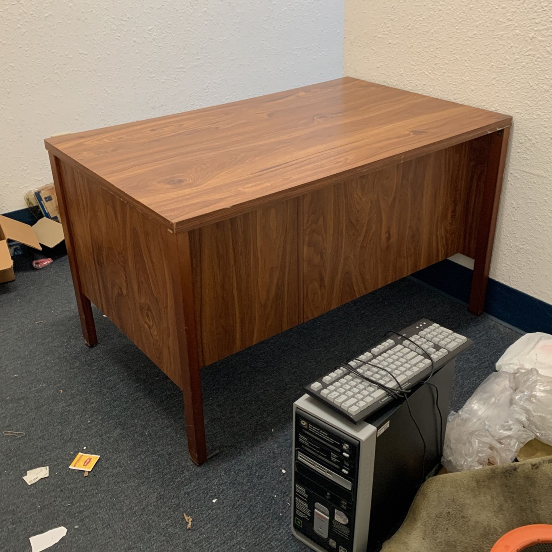 Small Desk for Sale in Hemet, CA OfferUp
