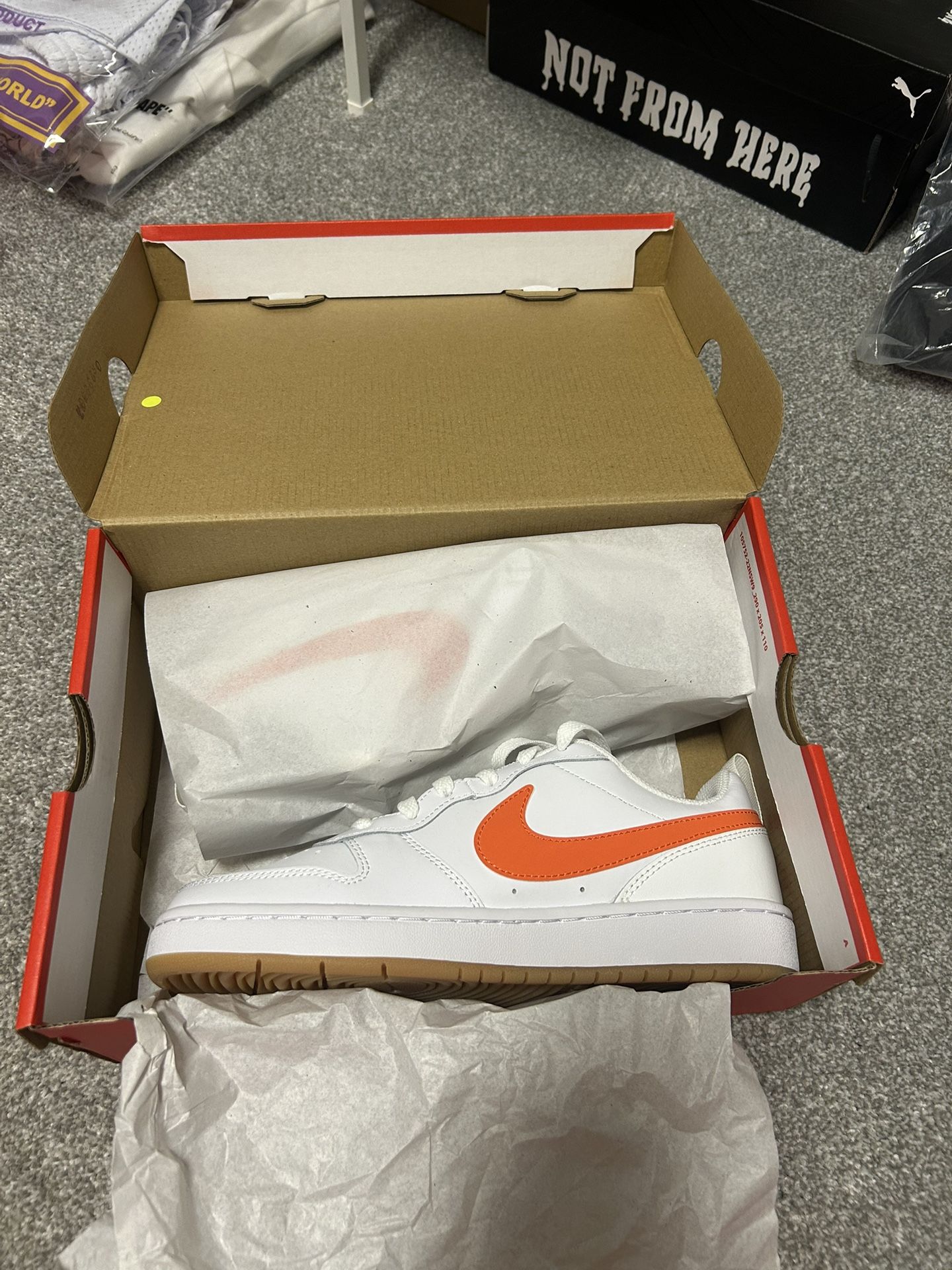 *BRAND NEW IN BOX* Nike Court Borough Low 2 (GS) White Orange (6Y, 7.5W)
