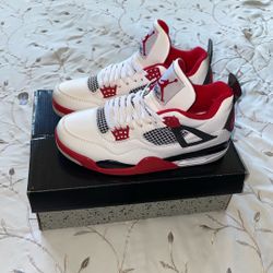 Jordan 4 Fire Red 8.5 