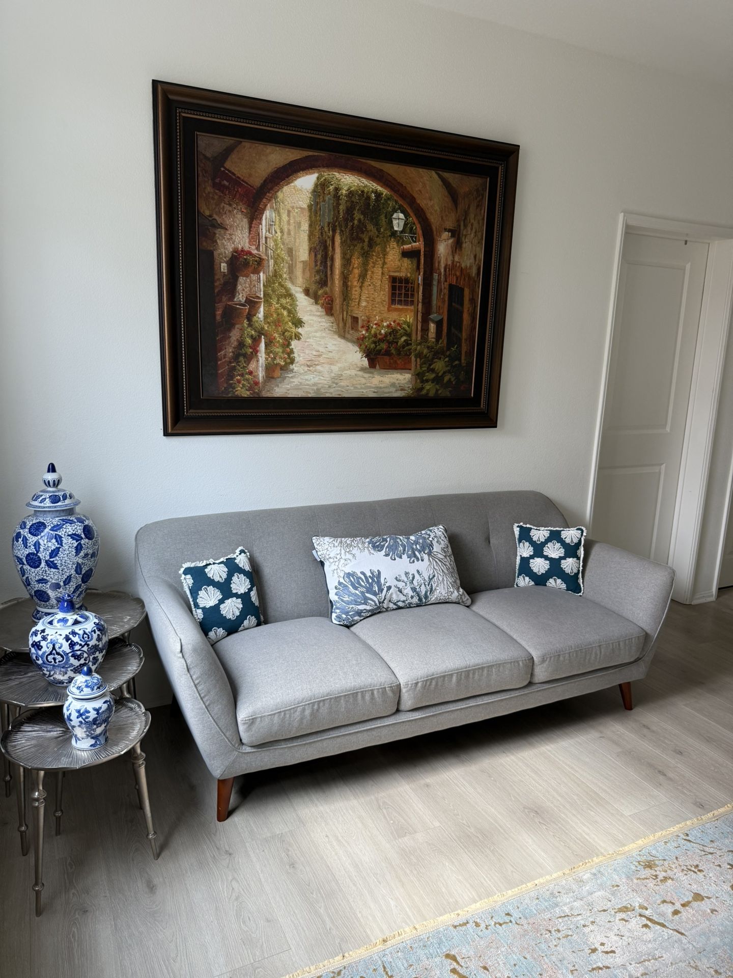 Modern Gray 3-Seater Couch – Like New