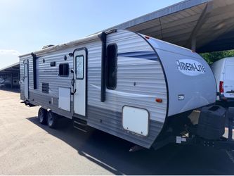 2019 Ameri-Lite by Gulf Stream 30ft with Super Slide Sleeps 10