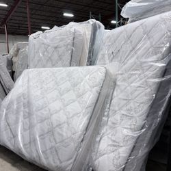 DEAL 💥SEALY KING MATTRESS 💥