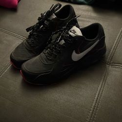 Nike Air Maxs ( Size 4.5y)