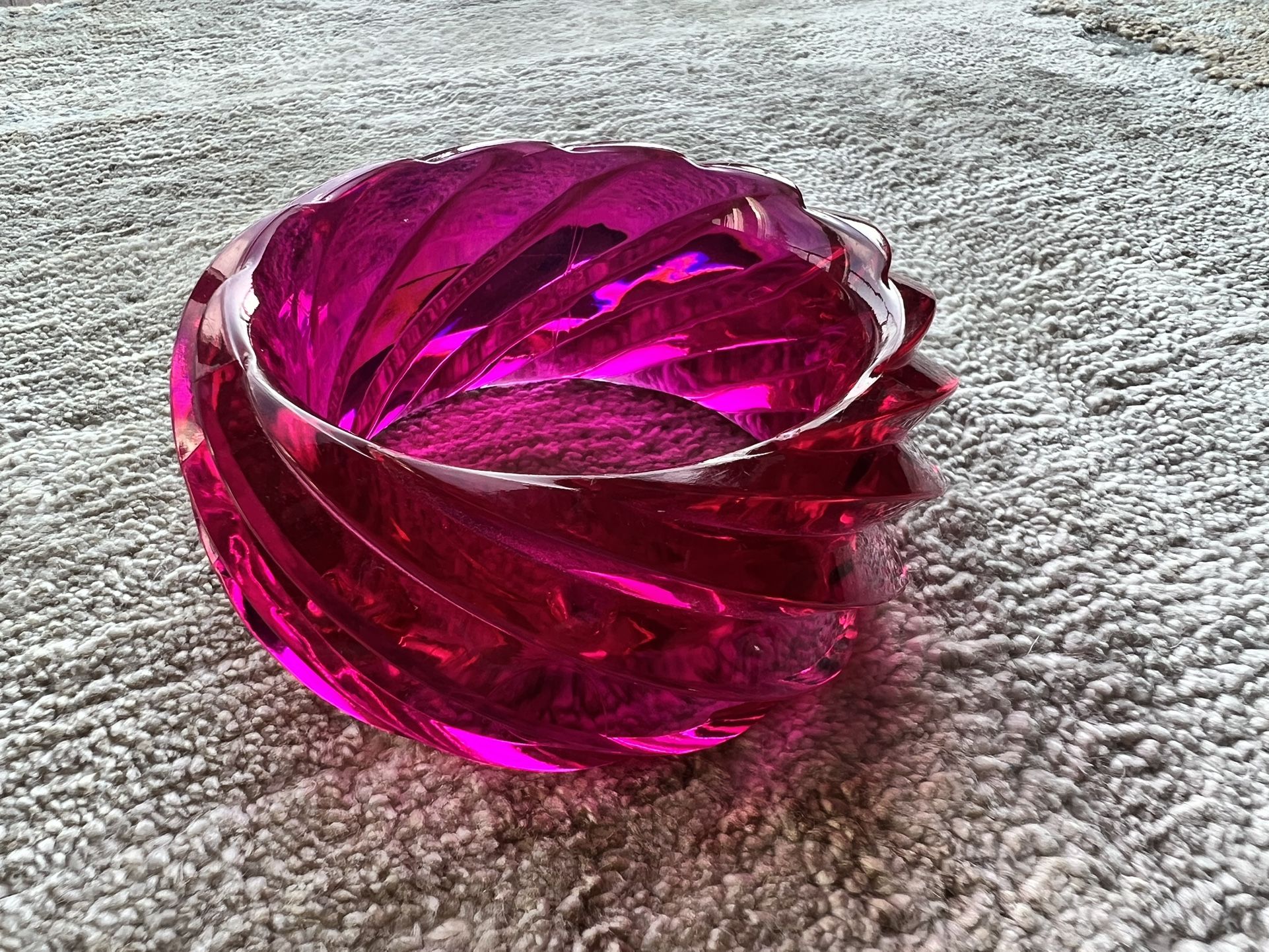 Large  Vintage Chunky Hot Pink Resin “swirl” Bracelet 