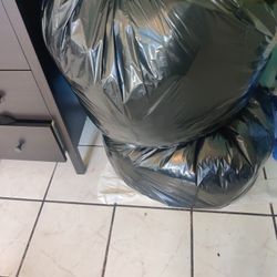 2 Bolsas De Ropa Usada Buenas Condiciones De Muger SmL. I De Nino Todo Por 50 Solo Para Recoger Son Como 150 Piesas