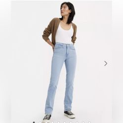 Brand New Women’s Levi’s 314 Straight Leg Jeans - Size 32