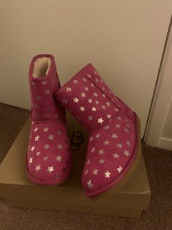 100% Authentic Brand New in Box UGG Water Resistant Classic Short II Stars Boots / Color: Pink / Women size 8 (Big kids 6)