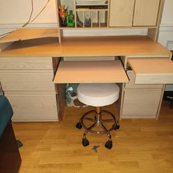 Light Tan Desk/ With Stool