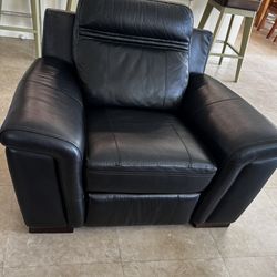 Comfortable Black Leather Recliner Chair