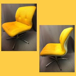 Knoll Pollock Style Mid Century Modern Vintage Yellow Fabric Lounge Chair