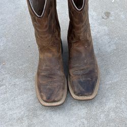 Cody James boots size 6