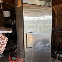 Stand Up Refrigerator 