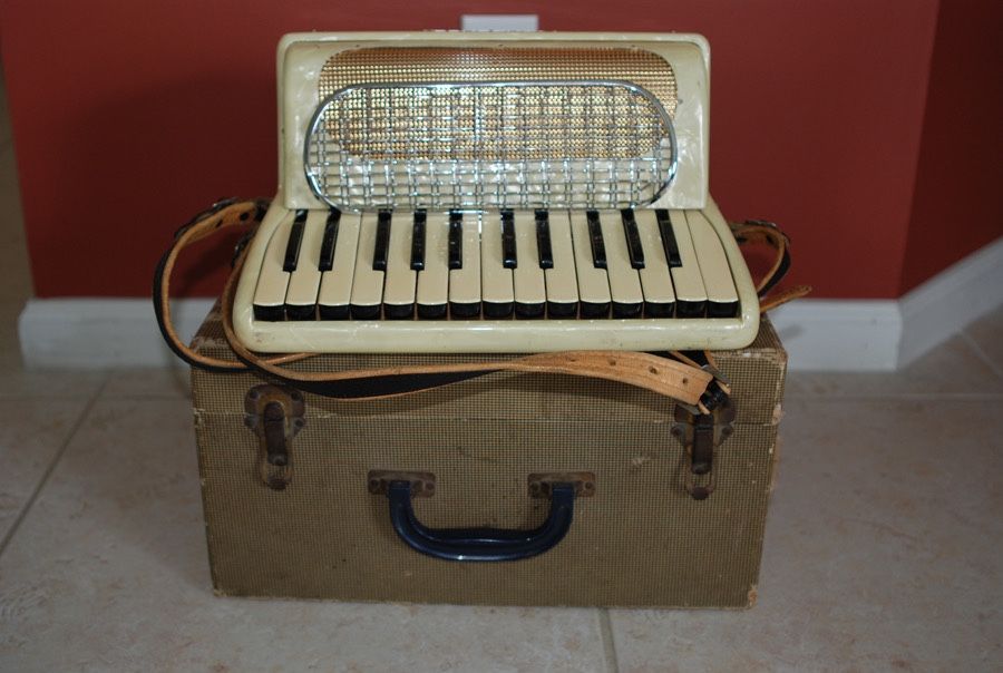 Vintage Montanari Youth Accordion