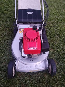 Honda HR 214 commercial lawn mower