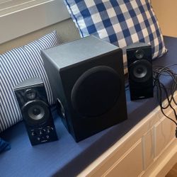 Insignia Speaker And Subwoofer