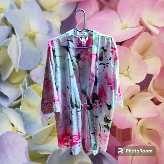 Women's Secret Treasures Robe