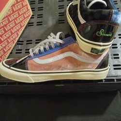 Feature Van's Shoes 