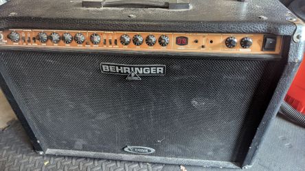 Behringer V-Tone GMX212 Solid State Amp