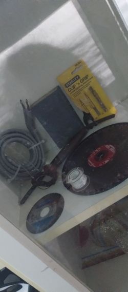 Tools 1 dollars all