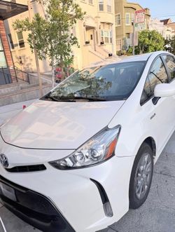 2017 Toyota Prius V