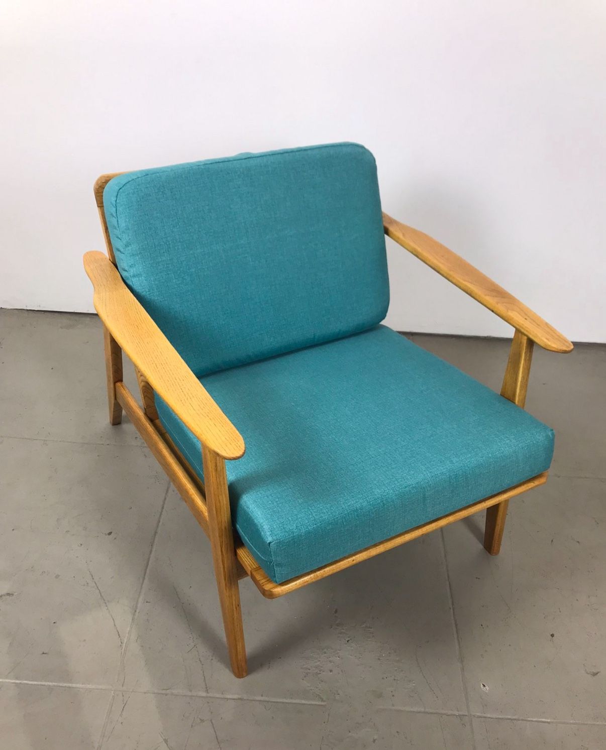 Beautiful Mid Century Vintage MCM 1960s Wood Lounge Aqua Blue Accent Z Chair Style