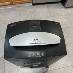 Shredder heavy duty 24 paper $60 OBO
