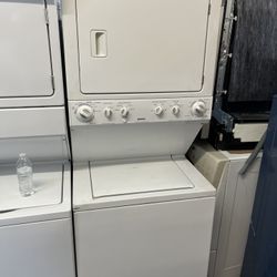 Kenmore Stackable Washer And Dryer “white” 