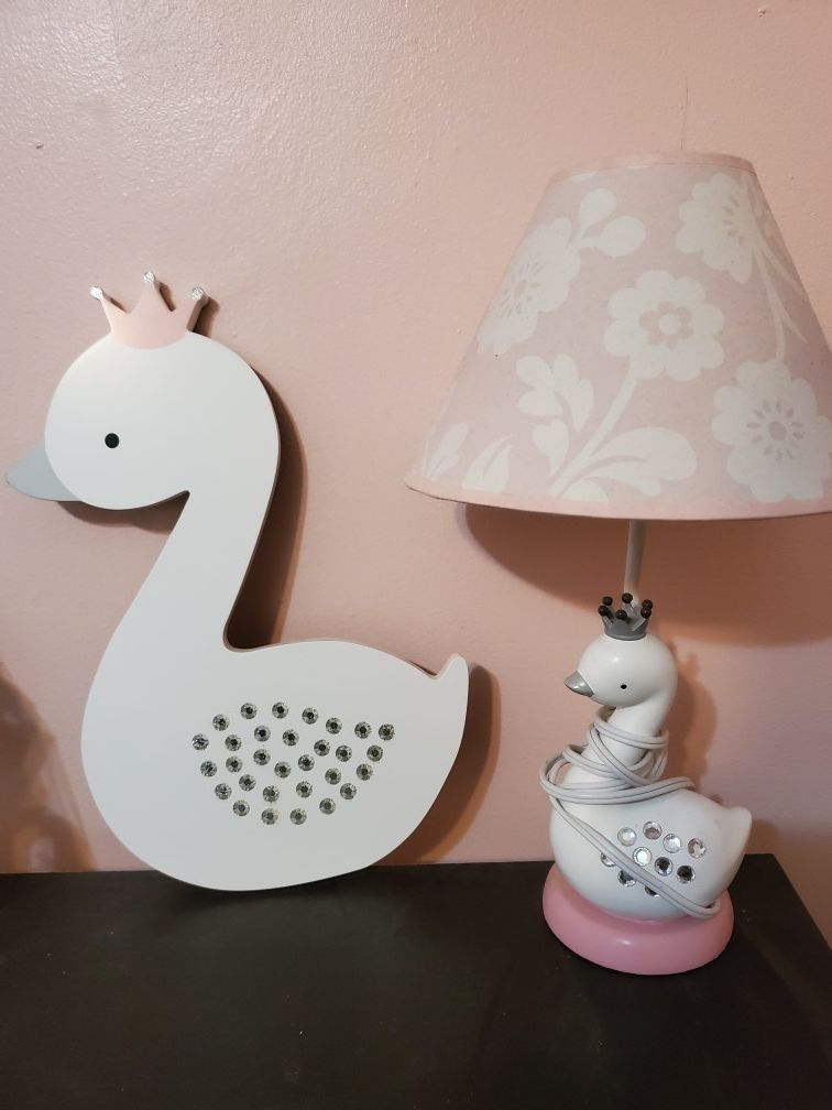 Swan decor