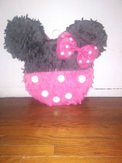 Minnie mouse piñata