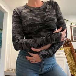 Grey Black Activewear Crop Top Long Sleeve Camo Shirt 