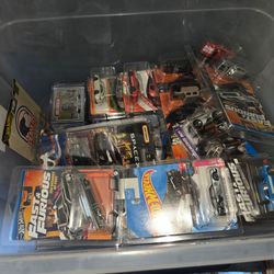 Hot Wheels & Matchbox Die-Cast Car Collection Lot