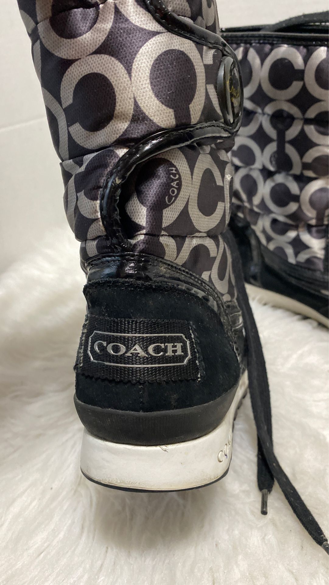 Coach Dorian F2370 quilted boots -size 8.5