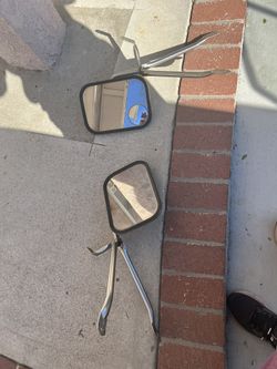 GMC OR CHEVY SIDE MIRRORS