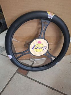 New Lakers steering wheel cover $10
Cubre volante nuevo $10