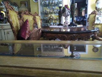 Beautiful sofa table length 59" height29 width18"