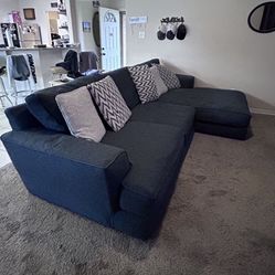 Big Sectional couch With Lounge Bed