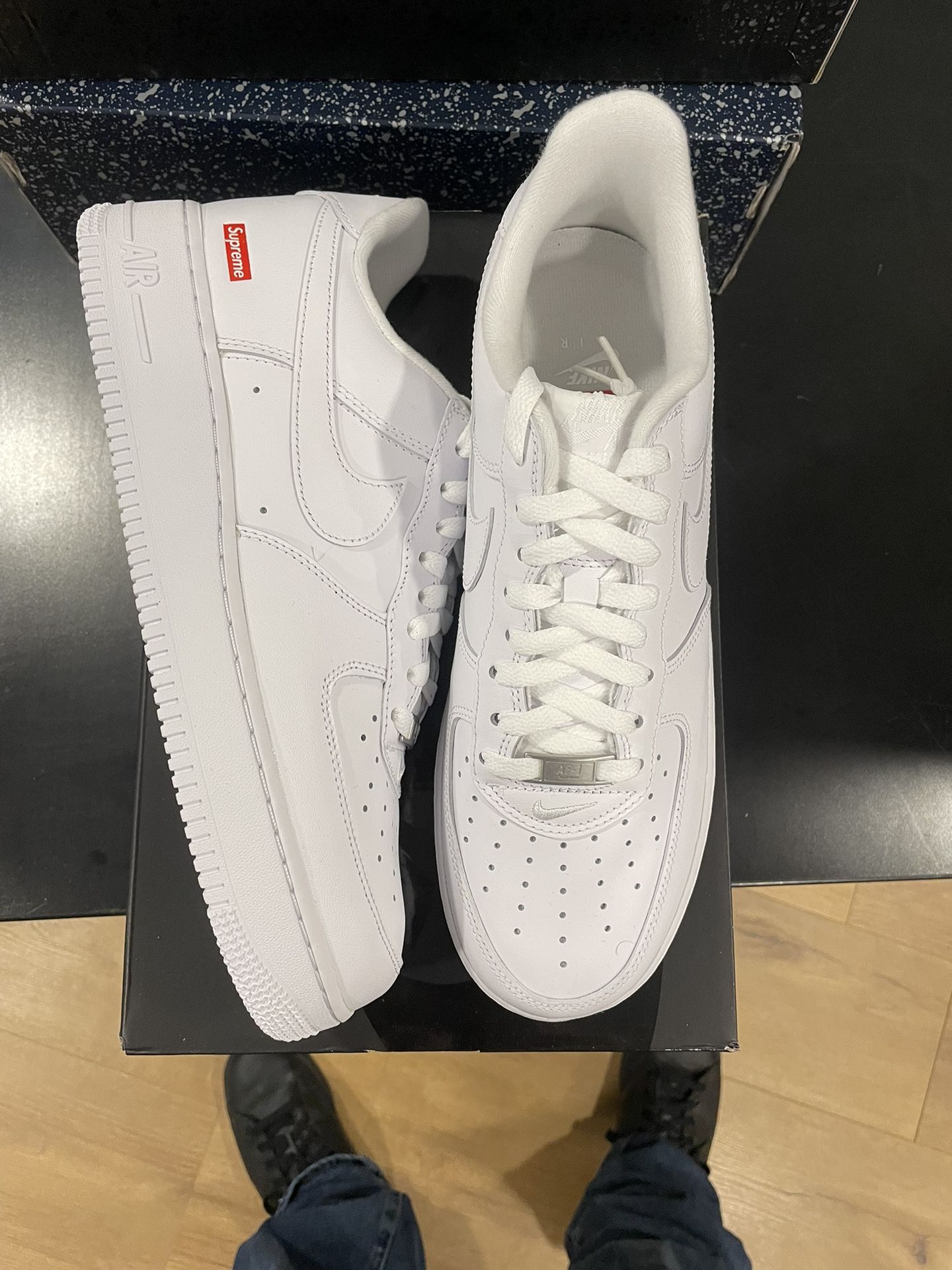 Nike x Supreme Air Force 1 Low “Supreme White”