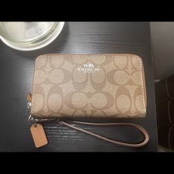 Coach Double Zipper Wristlet 