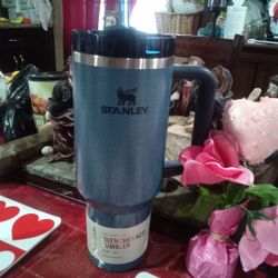 40 Oz Stanley Tumbler 