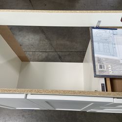 Glacier Bay Bannister 43 in. Single Sink White Bath Vanity with Granite-Look Colorpoint White Cultured Marble Top (Assembled)