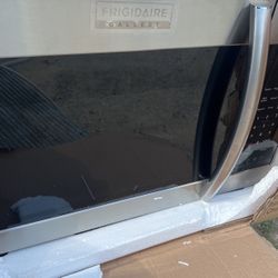 Frigidaire gallery microwave brand new in the box
