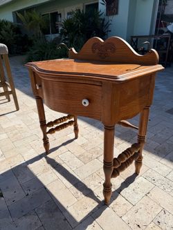 Vintage "Keepsake" Wooden Accent Vanity Table / Desk w/ Drawer