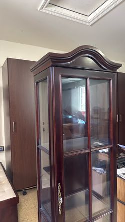 Glass cabinet