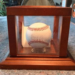 
FRANK ROBINSON autographed signed American League Baseball Baltimore Orioles JSA COA


The product is an authentic American League baseball autograph