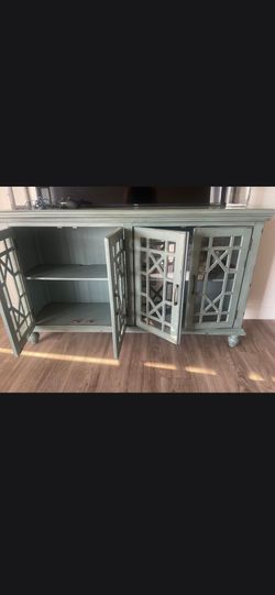 Entertainment center/ TV stand