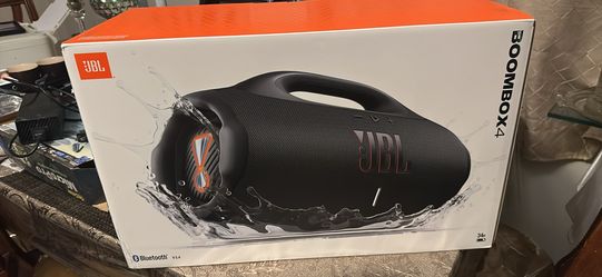 JBL BOOMBOX 4 W/ HARD CARRYING CASE