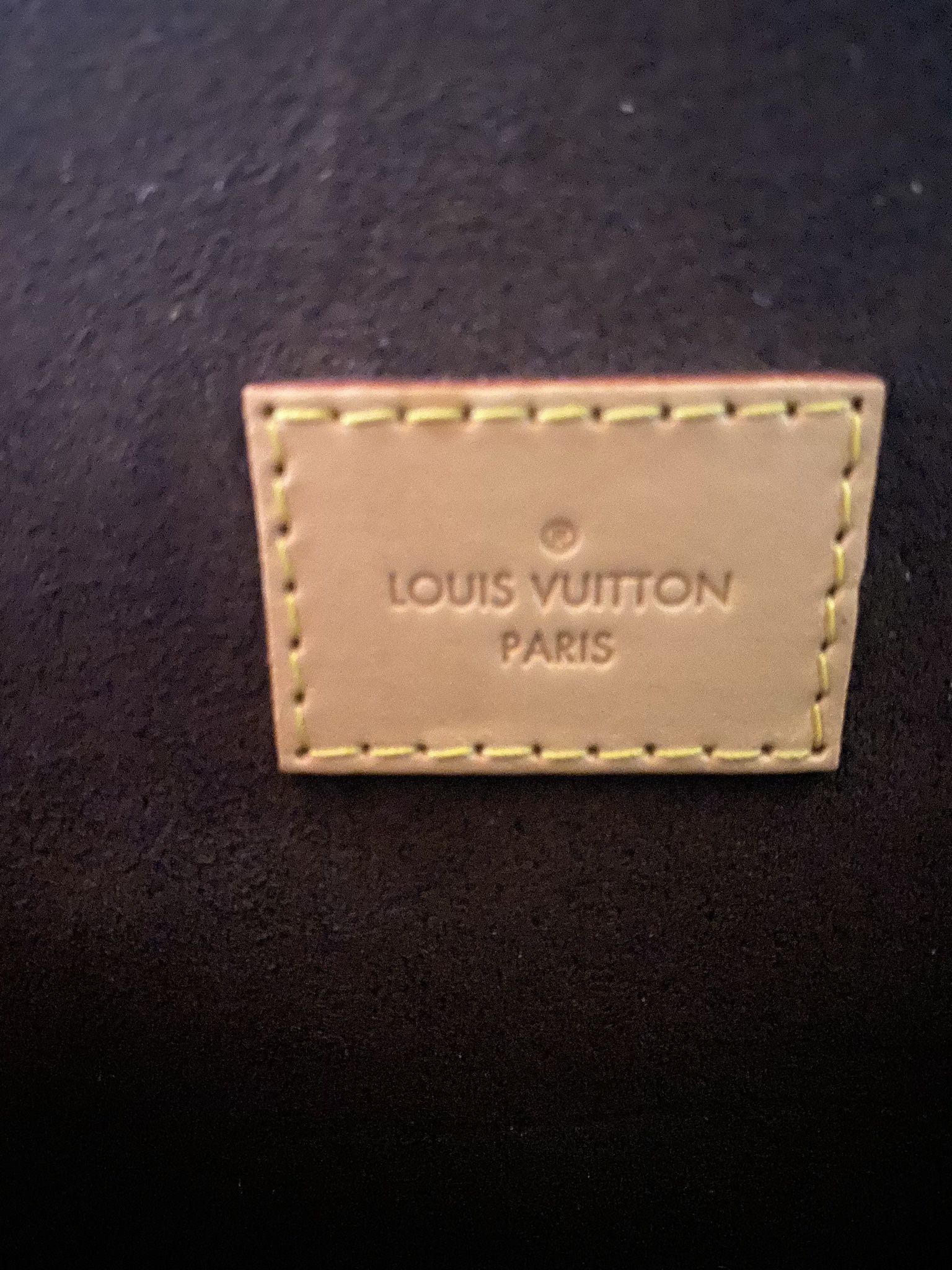 Louis Vuitton Pochette Metis for Sale in Frankfort, IL - OfferUp